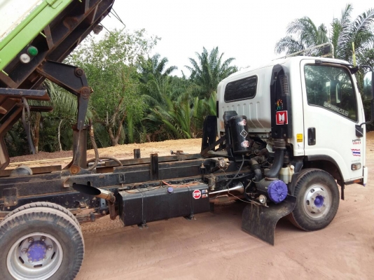 รถอีซุซุ 6 ล้อดั้ม NPR 150 แรงม้า ปี 51.  ( รถวิ่ง 2xx,xxx กม. )    สนใจติดต่อ  081 - 6079515