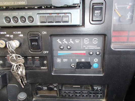 ROUGHTERRAIN CRANE KATO KR25H-V6 ROUGHTERRAIN CRANE KATO KR25H-V6