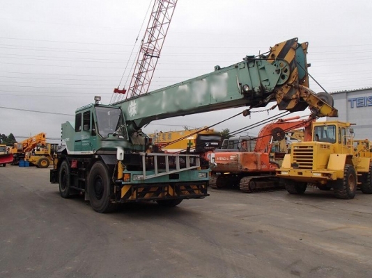 ROUGH TERRAIN CRANE COBELCO RK250-2