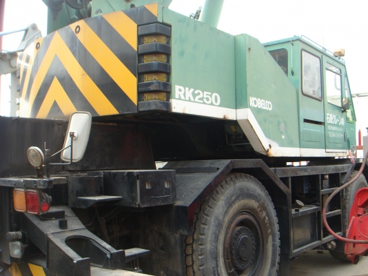 ROUGH TERRAIN CRANE COBELCO RK250-2
