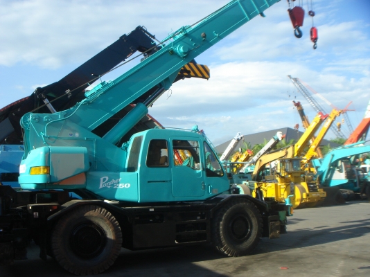 ROUGH TERRAIN CRANE KOBELCO RK250-3