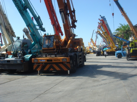 ROUGHTERRAIN CRANE KATO KR35H-V ROUGHTERRAIN CRANE KATO KR35H-V