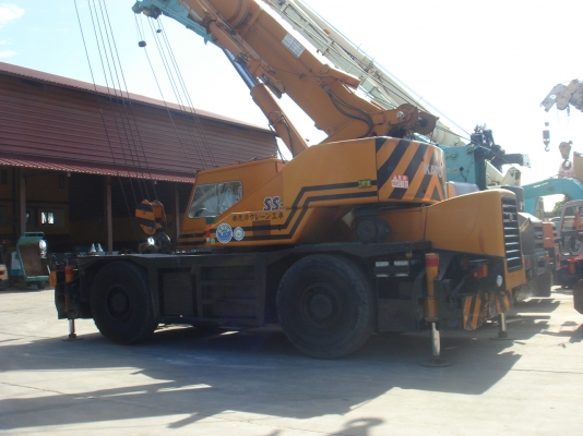 ROUGHTERRAIN CRANE KATO KR35H-V ROUGHTERRAIN CRANE KATO KR35H-V