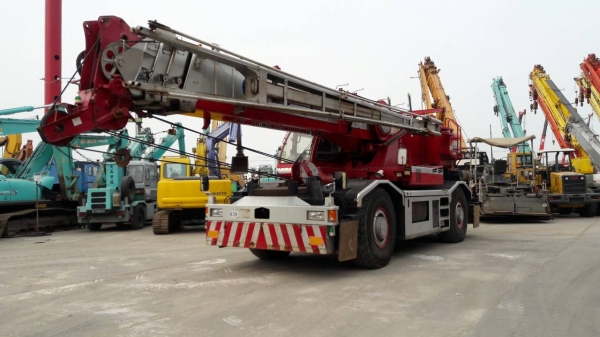 ROUGH TERRAIN CRANE KOBELCO RK450-2