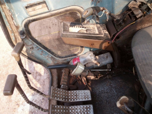 ขายแม็คโคร HITACHI EX-1 200 ราคา 330000บาท ใช้งานได้เอกสารซื้อขาย สนใจติดต่อ 0835601591 หรือ 0903494058