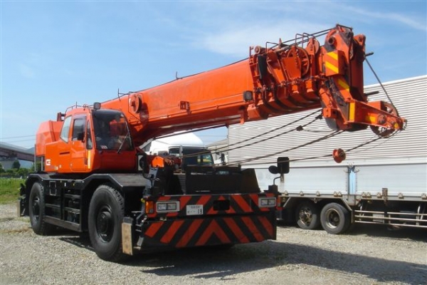 ROUGH TERRAIN CRANE TADANO TR500M-3