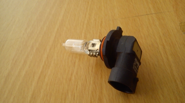 หลอดไฟ HB3 SYLVANIA 12V 60W หลอดไฟ HB3 SYLVANIA 12V 60W