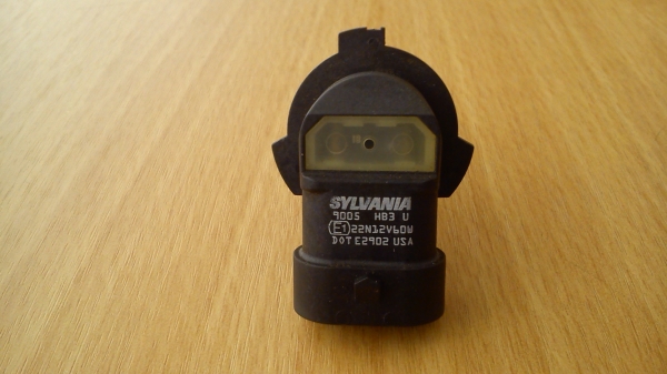 หลอดไฟ HB3 SYLVANIA 12V 60W หลอดไฟ HB3 SYLVANIA 12V 60W