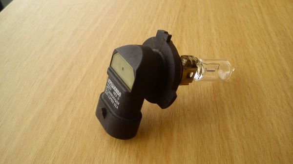 หลอดไฟ HB3 SYLVANIA 12V 60W หลอดไฟ HB3 SYLVANIA 12V 60W