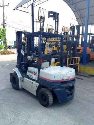 -:-*&bull;*ข า ย ร ถ ย ก นำ เ ข้ า*&bull;*-:-KOMATSU FD25-11 เครื่องดีเซล เสาสูง5เมตร เกียร์ธรรมดา สนใจติดต่อ083-062-0223(ปอนด์)
