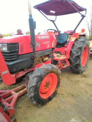 ขายรถไถ45แรงพร้อมอุปกรณ์หน้า-หลังสวยๆสีเดิมๆค่ะ