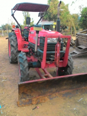 ขายรถไถ45แรงพร้อมอุปกรณ์หน้า-หลังสวยๆสีเดิมๆค่ะ