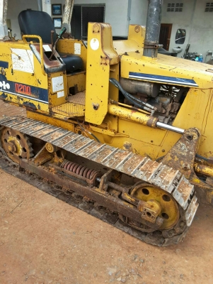 ขายรถแทรกเตอร์ดันดิน โคมัสสุ D-20-6 เกียร์ตัด สภาพสวย ขายราคา 160,000 ครับ