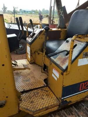 ขายรถแทรกเตอร์ดันดิน โคมัสสุ D-20-6 เกียร์ตัด สภาพสวย ขายราคา 160,000 ครับ