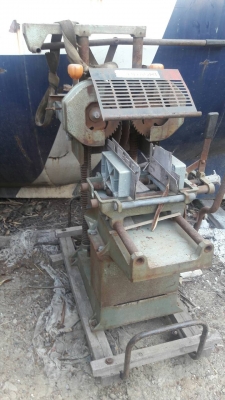 ขาย  เครื่องบากไม้ ผ่าไม้ ผ่าหัวเสา บากหัวเสา ไฟญี่ปุ่น 110 v สภาพสวยๆ ครับ