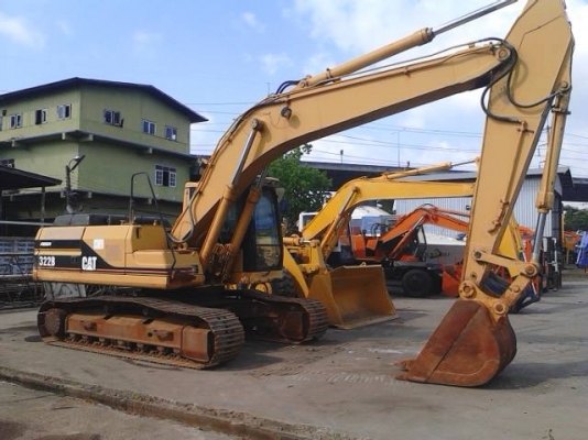 CAT 322B