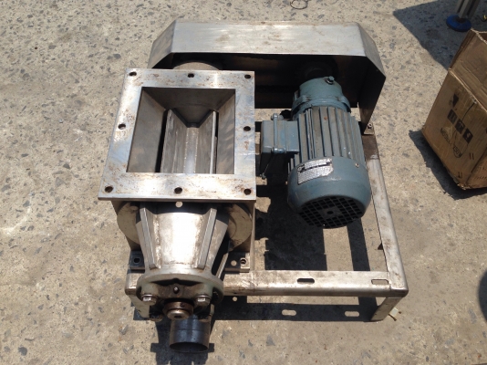 ขายเครื่องชุดบด-โม่ ในงานอุตสาหกรรมอาหาร สแตนเลสทั้งชุด ใส่มอเตอร์เกียร์ ทด 1:10 สภาพสวย พร้อมใช้งาน