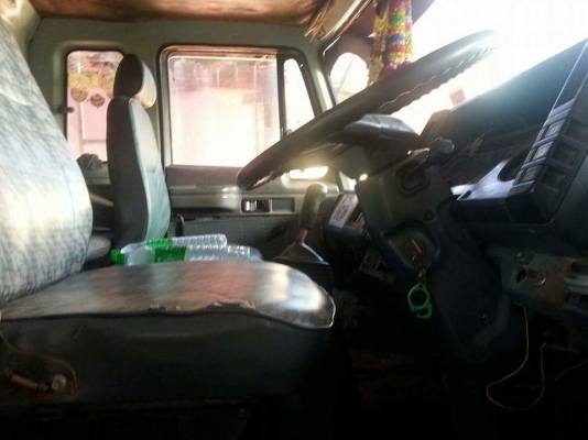 ขายรถ10ล้อ ร็อกกี้195แรง FVM32MR เครื่อง6HE1 เครื่องดีแคชซีสวย ยางดี ภายในสวย เอกสารพร้อมโอน สนใจโทร 090-8588220คุณนะ 093-3258446คุณบิว หรือเข้าดูสินค้าอื่นๆได้ที่ www.truck.in.th/498 หรือเพจFacebook ณรงค์ ซื้อขายรถมือสอง (เว็บไซต์ส่วนตัว) หรือFacebook คุ