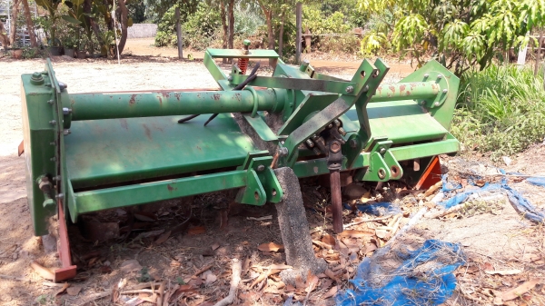 ขายรถไถ ฟอร์ด 6610 เสื้อลาย 1 เพลา พร้อมใบมีด ผาน 7 โรตารี KMT 220 ต่อรองราคาได้นะครับ