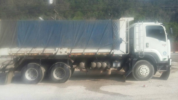 รถยี่ห้อ ISUZU เครื่อง360แรงม้า เฉพาะตัวแม่มีระบบลากปี55ราคา2,300,000 สนใจติดต่อ สุขุมตรัง 0872836792