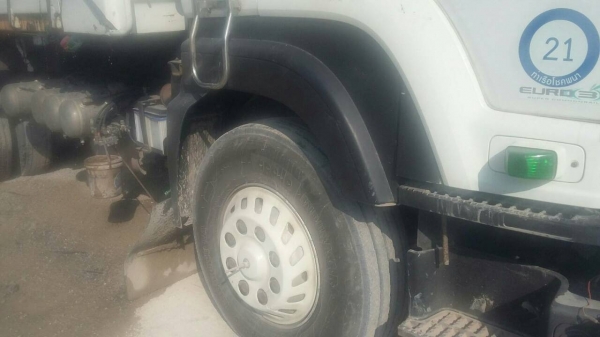 รถยี่ห้อ ISUZU เครื่อง360แรงม้า เฉพาะตัวแม่มีระบบลากปี55ราคา2,300,000 สนใจติดต่อ สุขุมตรัง 0872836792