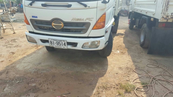 ขายรถ 6 ล้อ HINO เมก้า  ติดต่อ คุณสมจิตร  รอดเรือง  081-6058906