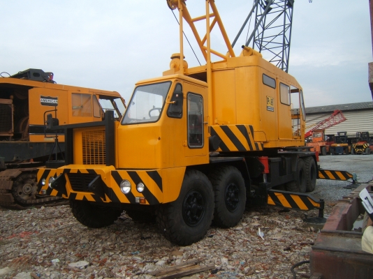 รถเครนล้อยางบูมสาน