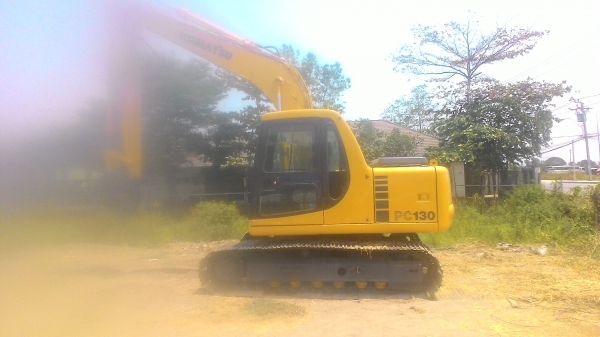 ขายรถเก่านอก ยังไม่ได้ใช้งานบ้านเรา Komatsu PC130-6,ใบแทร็ค 70 ซ.ม.มีลายหัวเจาะ ,สภาพดี เอวแน่น แรง,ไฟฟ้าครบ,ซีเรียลสูง,เครื่อง Cummin ทำช่วงล่างให้ใหม่ เปลี่ยนซีลกระบอก , บู๊ท สลัก พร้อมใช้ เลือก ปุ๋งกี่ได้