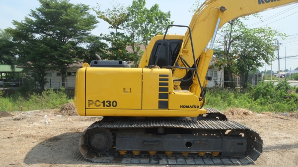 ขายรถเก่านอก ยังไม่ได้ใช้งานบ้านเรา Komatsu PC130-6,ใบแทร็ค 70 ซ.ม.มีลายหัวเจาะ ,สภาพดี เอวแน่น แรง,ไฟฟ้าครบ,ซีเรียลสูง,เครื่อง Cummin ทำช่วงล่างให้ใหม่ เปลี่ยนซีลกระบอก , บู๊ท สลัก พร้อมใช้ เลือก ปุ๋งกี่ได้