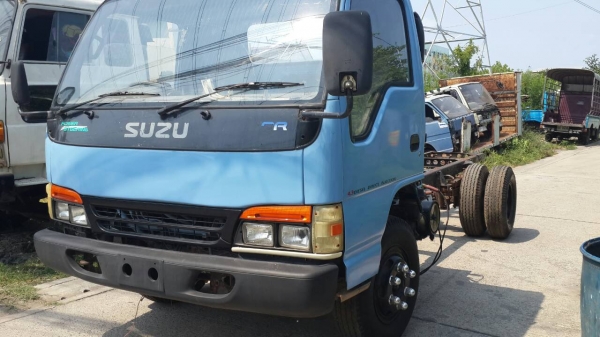 ขาย6ล้ออีซูซุNPR 120แรงสภาพดีคัชซีสวยมากเครื่องดียางดีรถห้างแท้ๆราคา350000บาท