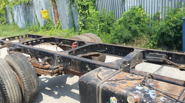 ขาย6ล้ออีซูซุNPR 120แรงสภาพดีคัชซีสวยมากเครื่องดียางดีรถห้างแท้ๆราคา350000บาท