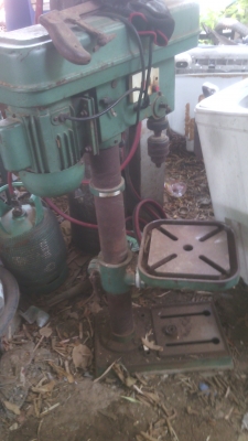 เครื่องเจาะสว่นแบบตั้ง