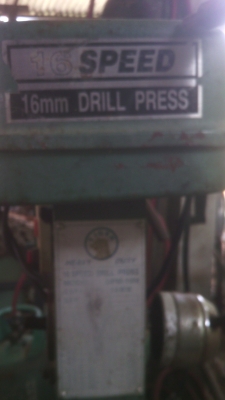 เครื่องเจาะสว่นแบบตั้ง