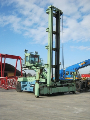 รถยกตู้เปล่า Spreader Forklift