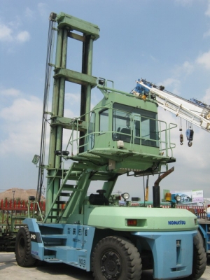 รถยกตู้เปล่า Spreader Forklift