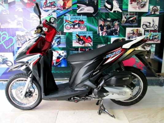 CLICK 125 i สีดำแดง เป็นโฉมใหม่รุ่นสุดท้ายก่อน เปลี่ยนไฟหน้าแอลอีดี แถม 4 รายการ 32900 CLICK 125 i สีดำแดง เป็นโฉมใหม่รุ่นสุดท้ายก่อน เปลี่ยนไฟหน้าแอลอีดี แถม 4 รายการ 32900