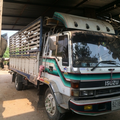 ขายหกล้ออีซูซุร็อกกี้165ราคา450000บาทครับโทร0862465934