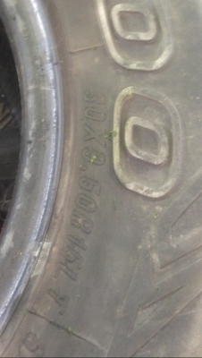 ยางรถยนต์ ยี่ห้อแมกซิส 700 ขนาด 30 * 9.5 R15 ปี16