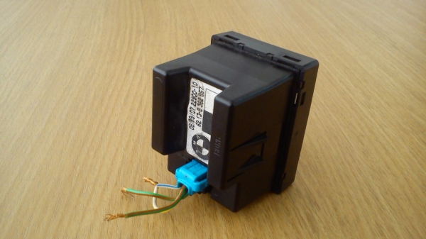 นาฬิกาดิจิตอล ของรถ BMW ทรงสี่เหลี่ยม