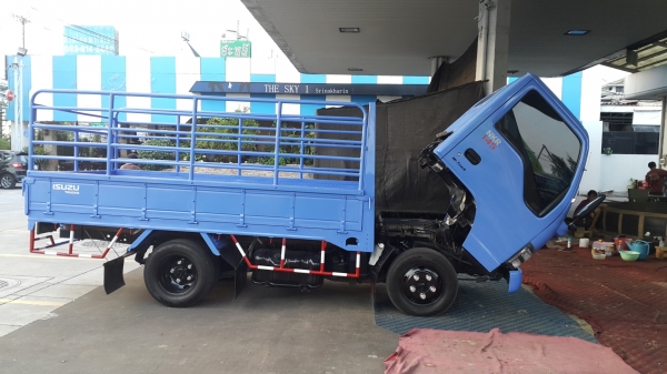 ขายรถบรรทุก 4 ล้ออีซูสุเอลฟ์