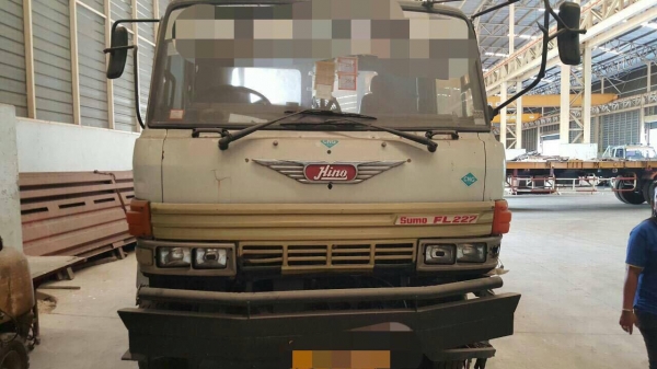 10 ล้อพื้นเรียบ 2 เพลาและเพลาเดียว มีทั้งหมด 7 คัน เล่มทะเบียนพร้อม รถสภาพดีทุกคัน