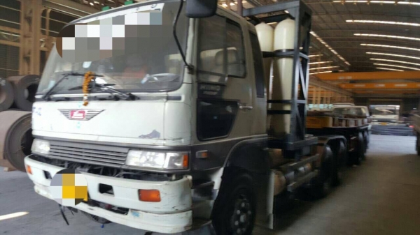 10 ล้อพื้นเรียบ 2 เพลาและเพลาเดียว มีทั้งหมด 7 คัน เล่มทะเบียนพร้อม รถสภาพดีทุกคัน