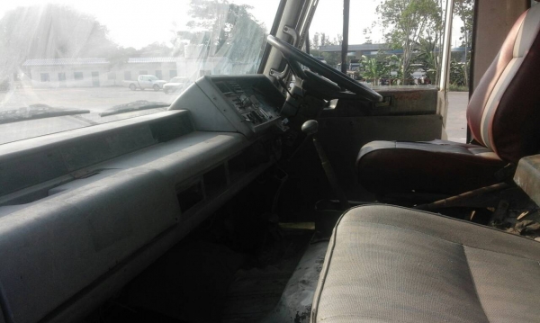 ขายถูกรถบรรทุกดั้ม 2 เพลา NISSAN UD CW430 M 290 แรง TURBO ขายถูกรถบรรทุกดั้ม 2 เพลา NISSAN UD CW430 M 290 แรง TURBO