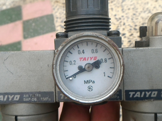 ชุดอปกรณ์ปรับปรุงคุณภาพลม มีตัวดักน้ำดักฝุ่น. มีตัวปรับตั้งแรงดันลม , มีตัวปล่อยฝอยละลองไปใรระบบลมเพื่อหล่อลื่นอุปกรณ์ต่างๆที่มีการเคลื่อนใหว