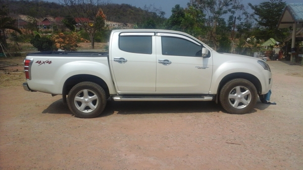 มาก่อนได้ก่อน ขายดาว์น วีคลอส 4 ประตู สีขาวมุก 70000 อยู่   อ.หัวหิน