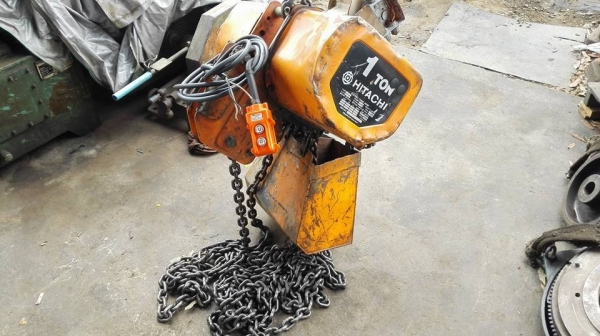 ** ลดแรงๆโปรเหมาๆ!! ** รอกโซ่ไฟฟ้า HITACHI 1 Ton. ไซด์พิเศษตัวใหญ่โซ่คู่ ไฟ 380V ของใช้งานอยู่ถอดจากไลน์ผลิต!!