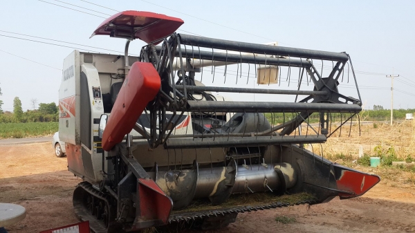 ขายรถเกี่ยวข้าวคูโบต้า DC 70 g  ปี 57  ราคาพิเศษ  580,000 พร้อมเทลเลอร์  ราคาปิดงวดรถครับ ชั่วโมงน้อย 1,0xx  ชั่วโมง