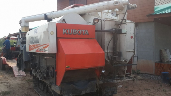 ขายรถเกี่ยวข้าวคูโบต้า DC 70 g ปี 57 ราคาพิเศษ 580,000 พร้อมเทลเลอร์ ราคาปิดงวดรถครับ ชั่วโมงน้อย 1,0xx ชั่วโมง ขายรถเกี่ยวข้าวคูโบต้า DC 70 g ปี 57 ราคาพิเศษ 580,000 พร้อมเทลเลอร์ ราคาปิดงวดรถครับ ชั่วโมงน้อย 1,0xx ชั่วโมง