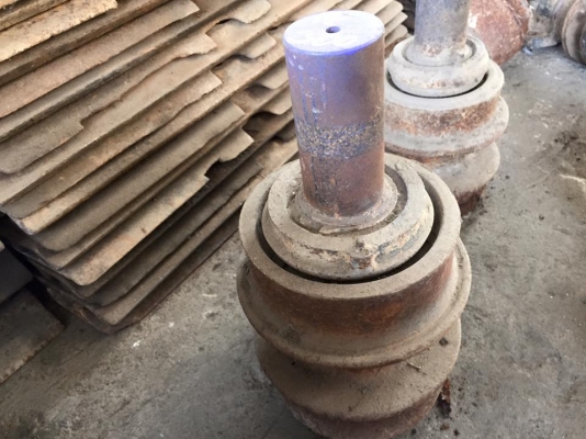 แคเรีย KOMATSU PC300 เก่าเช็คนอกญี่ปุ่น ราคา 2,500 บาท