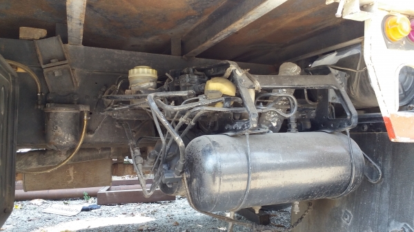 จัมโบ้วางเครื่อง175เครื่องส้มรถโดนข้างซ้ายมาไม่โดนคัสซีเครื่องติดวิ่งได้ครับ